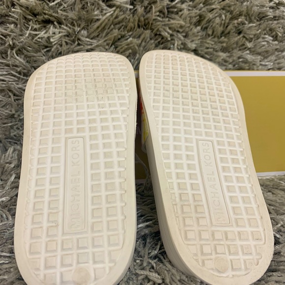 MICHAEL KORS GILMORE SLIDES TIE DYE RAINBOW Sz 6 - Picture 3 of 6